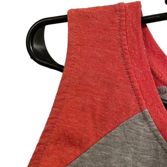 Stranger Things Netflix Official Gray and Red Embroidered Cast Casual Tank Top - Picture 3 of 6